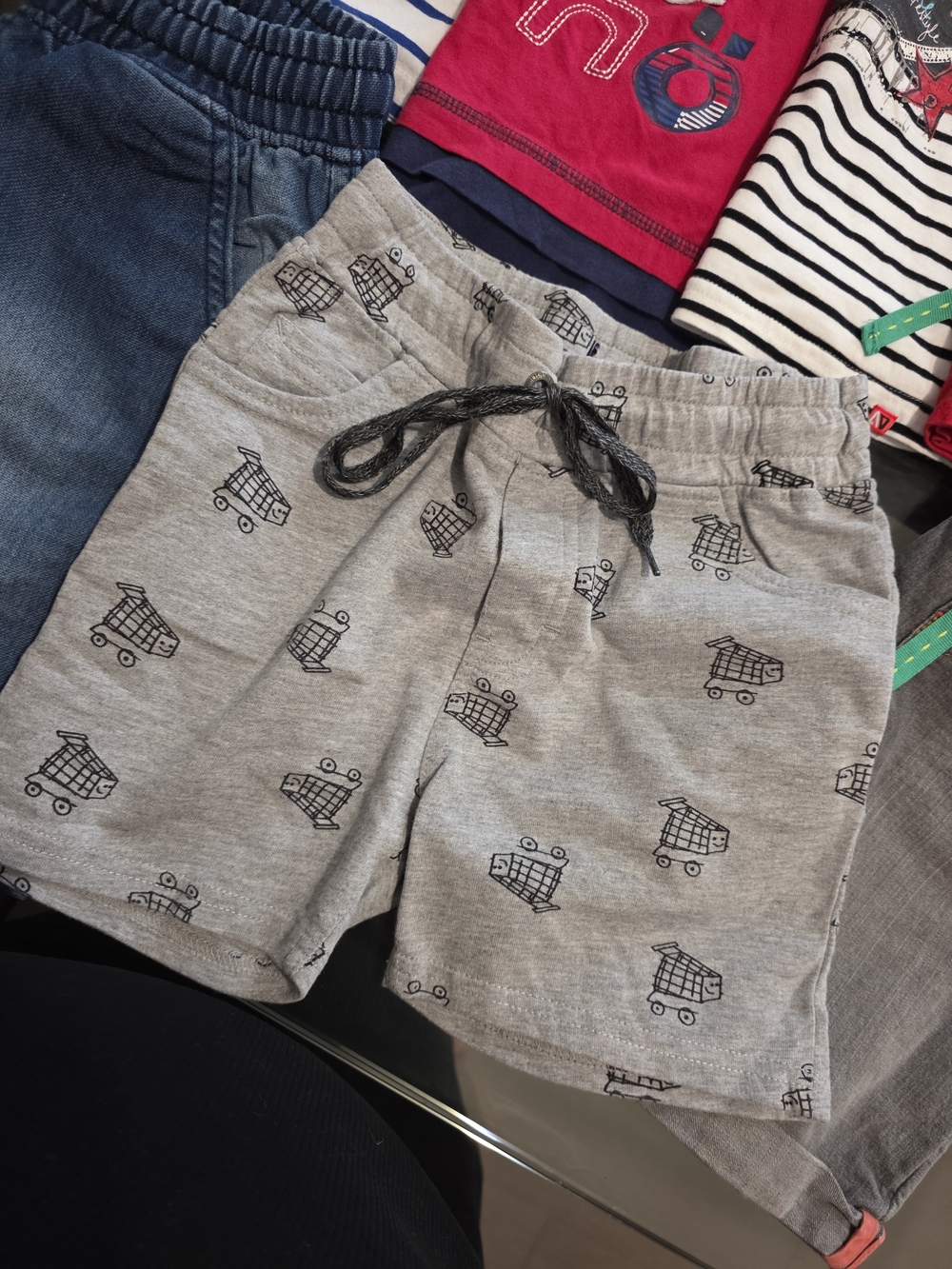 Kids Grey Pull-On Shorts with Shopping Cart Print Sm 18-24mois